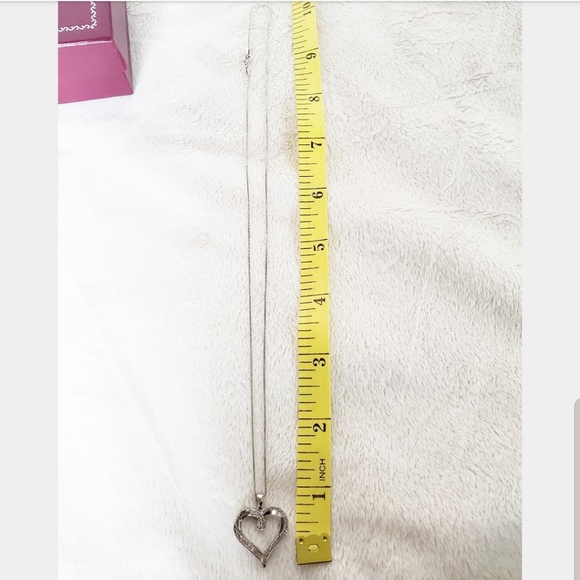 ❤Host Pick Helzberg Diamonds Silver Heart Necklace - Picture 4 of 6